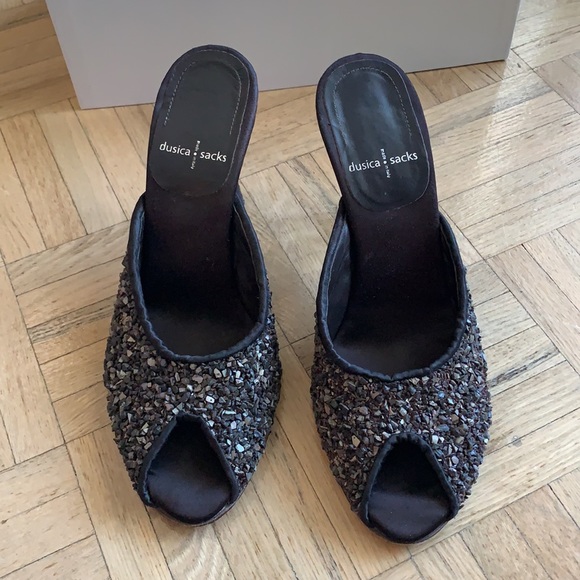 Brown slip on heels - Picture 2 of 6